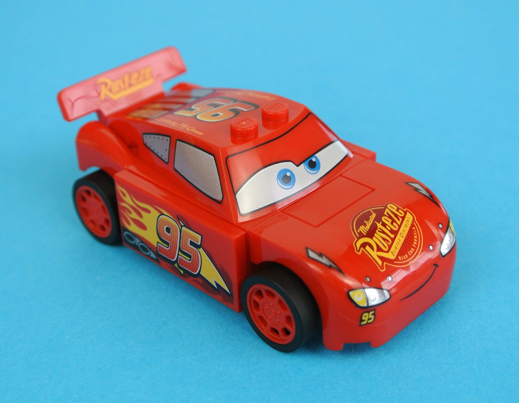 Review 10730 Lightning McQueen Speed Launcher Brickset LEGO set guide and database