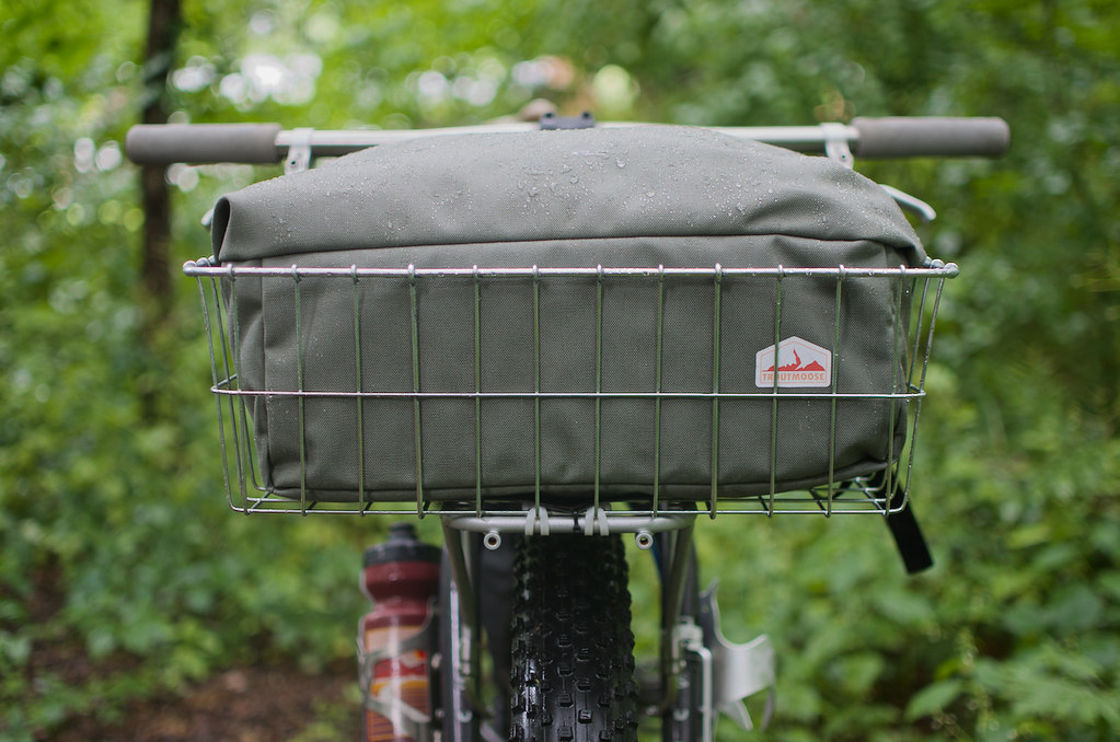 First Look Troutmoose Rolltop Basket/Rack Bag Max, The Cyclist