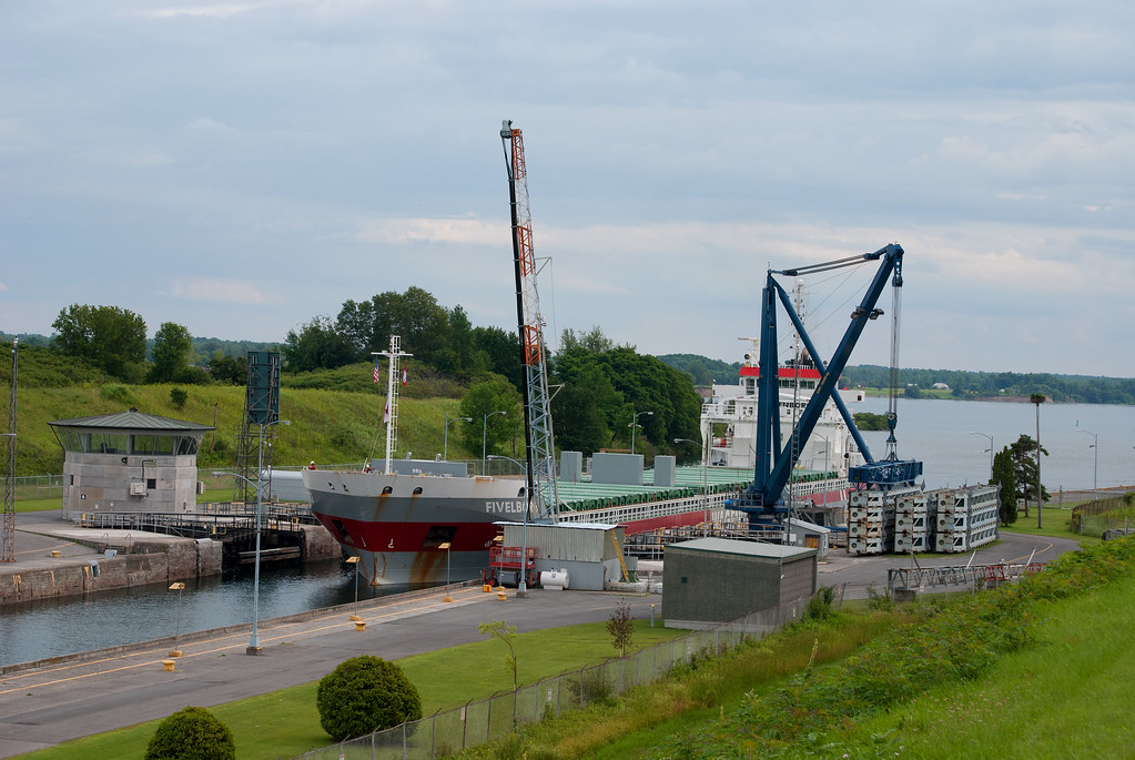 St. Lawrence seaway The locks in Iroquois, Ontario. Watche… Flickr