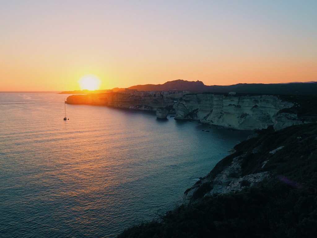 Coucher de soleil sur la baie de Bonifacio OLYMPUS