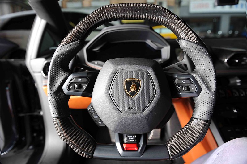 Huracan Custom Carbon Fiber Steering Wheel Huracan Spyder