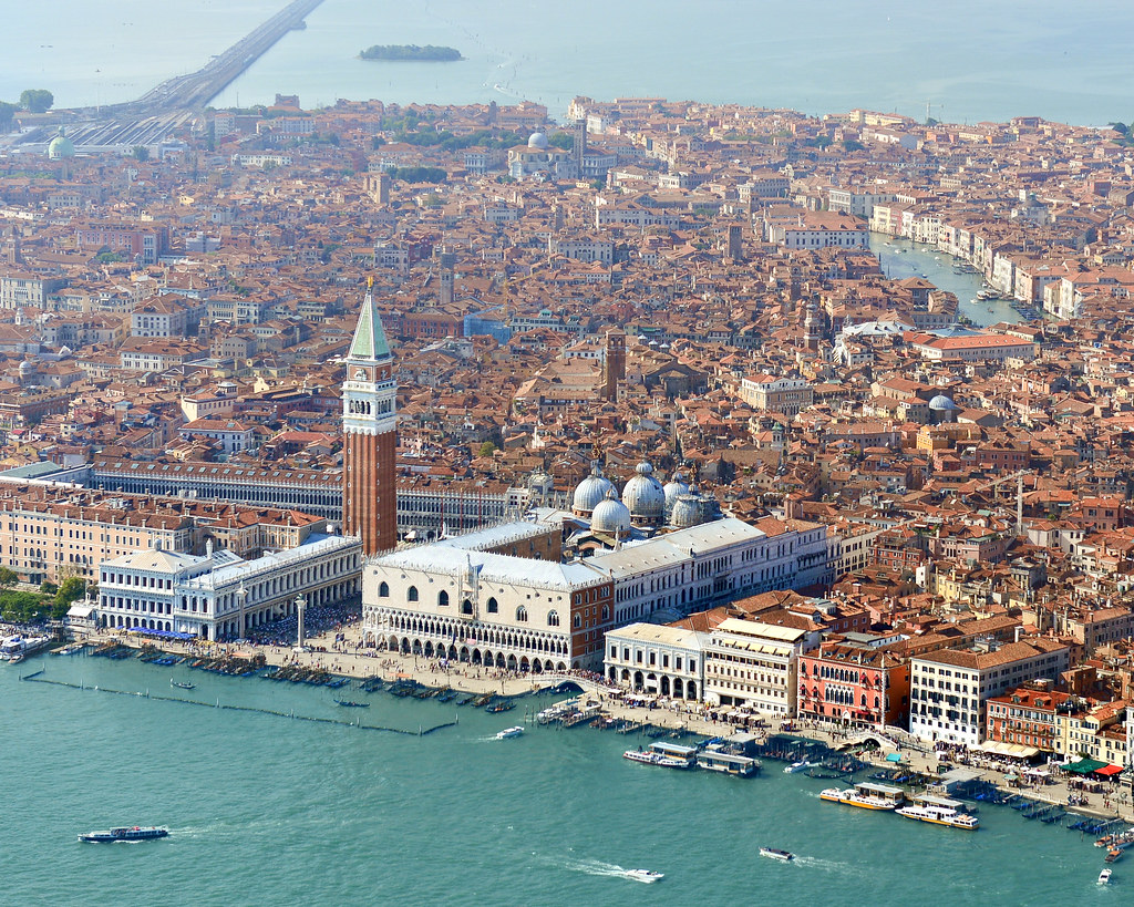 Vuelo en helicóptero por Venecia para verla desde el aire, nunca
