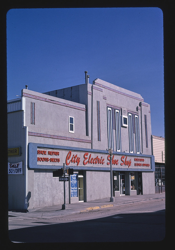 City Electric Shoe Shop (old Theater?), Cole Avenue, Gallu… Flickr