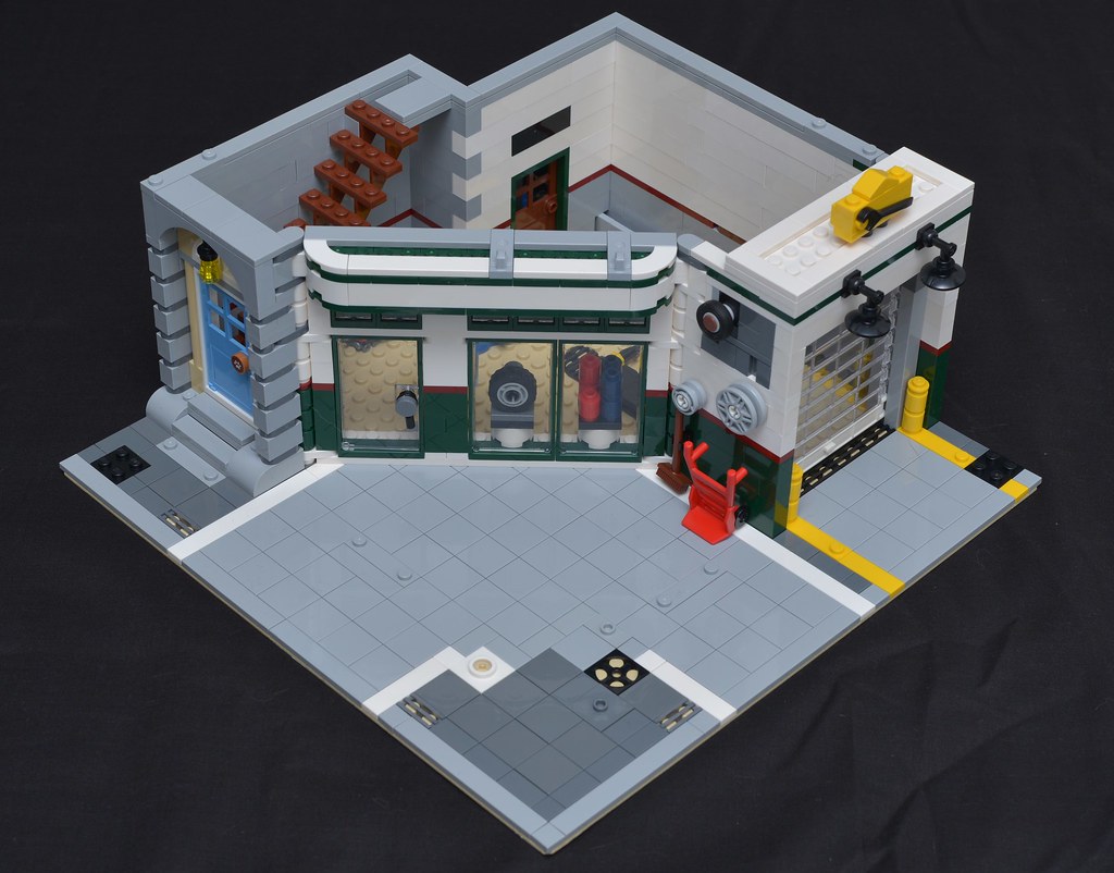 Review 10264 Corner Garage Brickset LEGO set guide and database