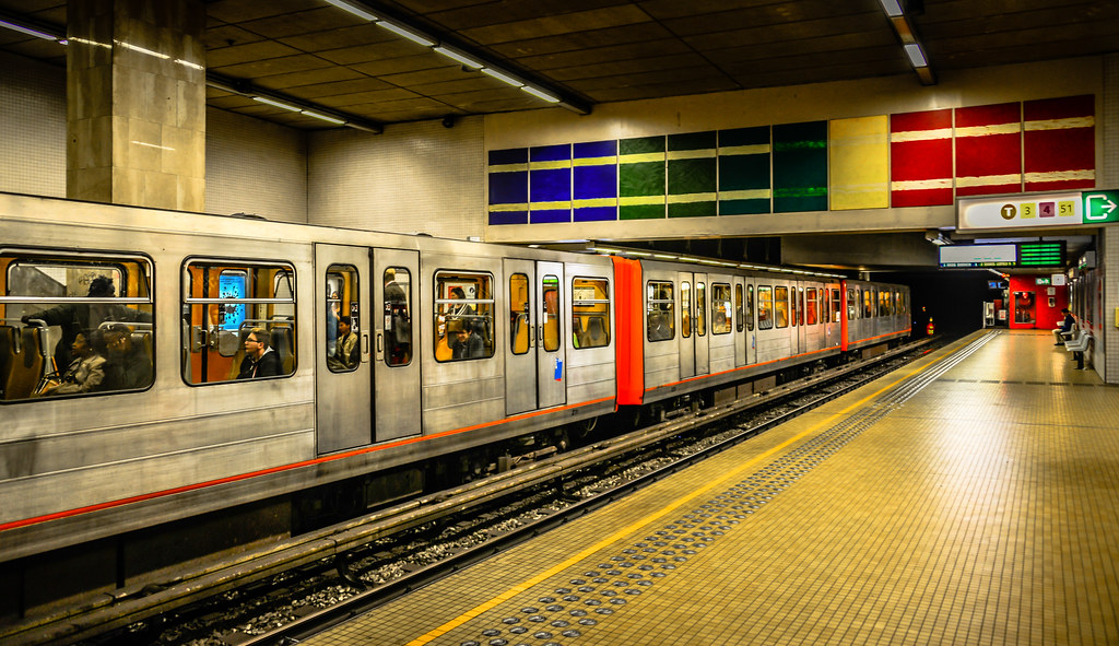 Porte De Hall Hallepoort Metro Subway Station Brusse Flickr