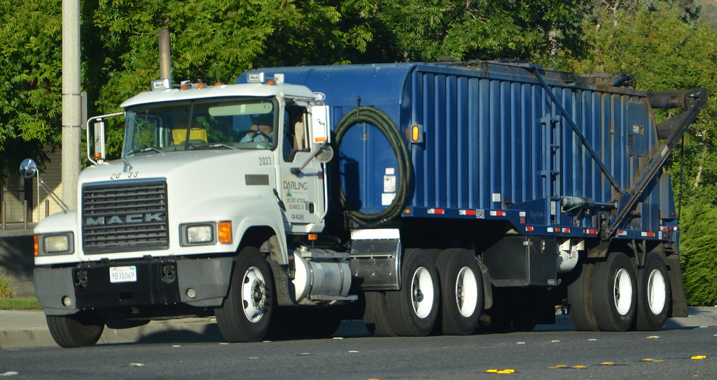 DARLING INTERNATIONAL INC. MACK BIG RIG TRUCK (18 WHEELE… Flickr