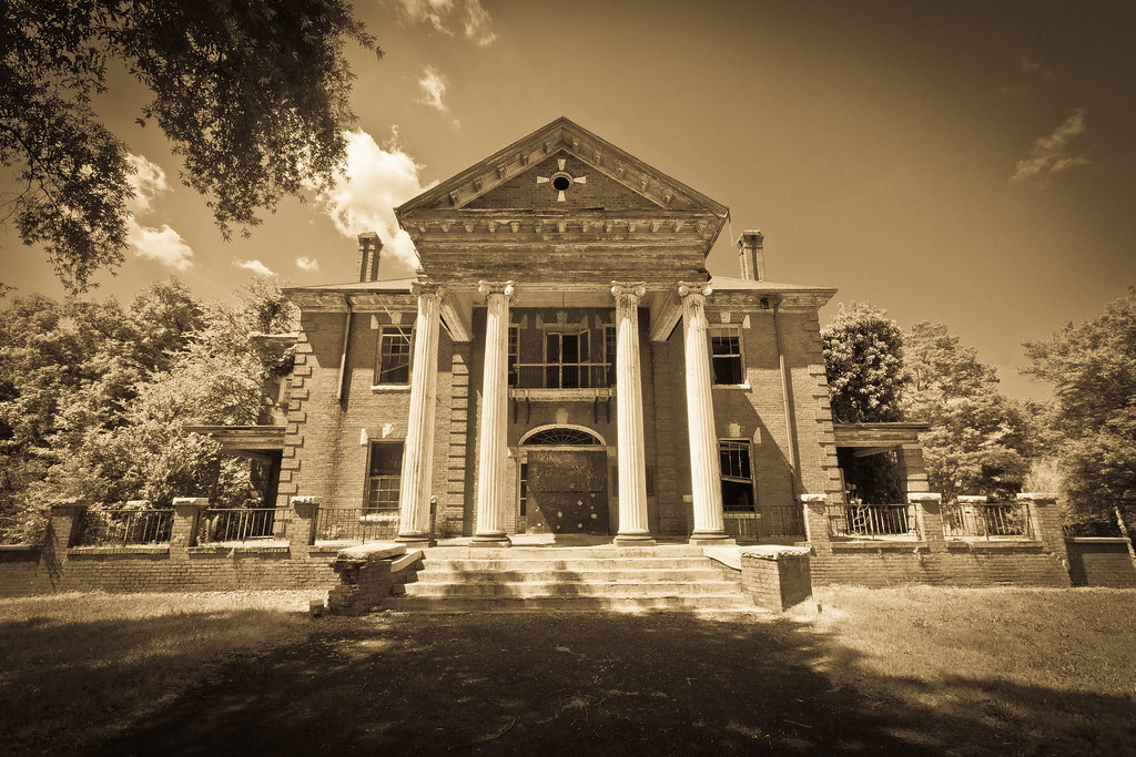 Main building at Stonewall Jackson School Taken from Wikip… Flickr