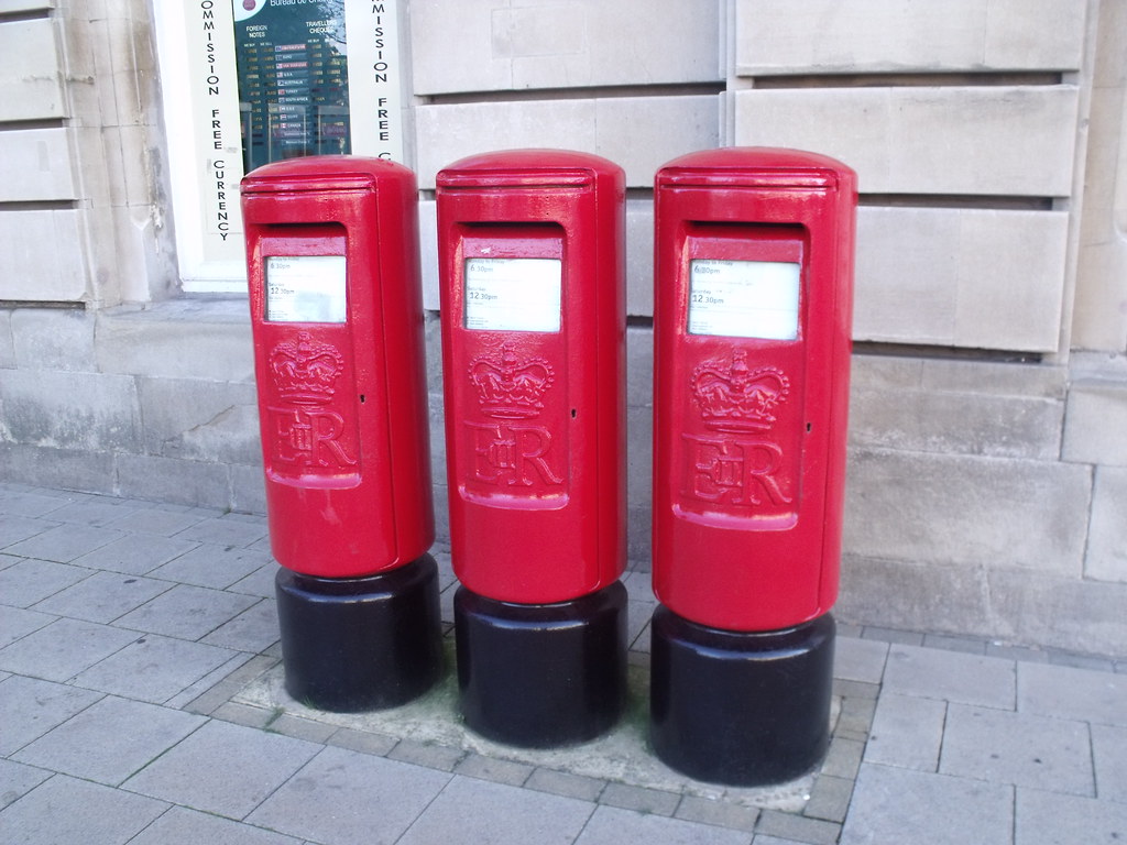 Post Office, Leamington Spa three red post boxes E II … Flickr