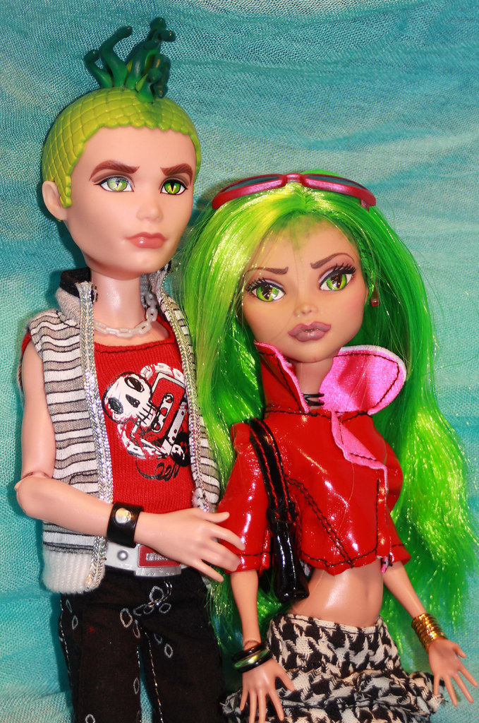 Addy and Deuce Meet Deuce's twin sister Addy. Until… Flickr