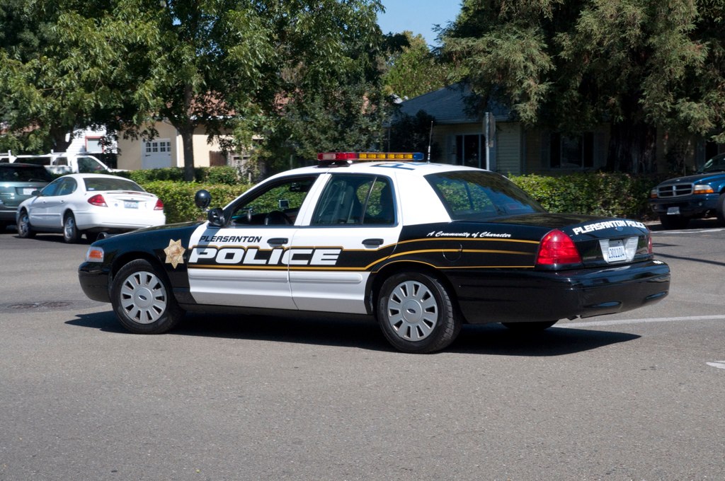 Pleasanton Ford Crown Victoria Turning A Pleasanton police… Flickr