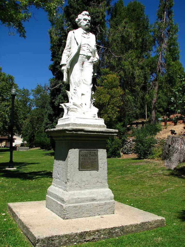 Statue of Mark Twain, Utica Park, Angels Camp, CA David Berry Flickr