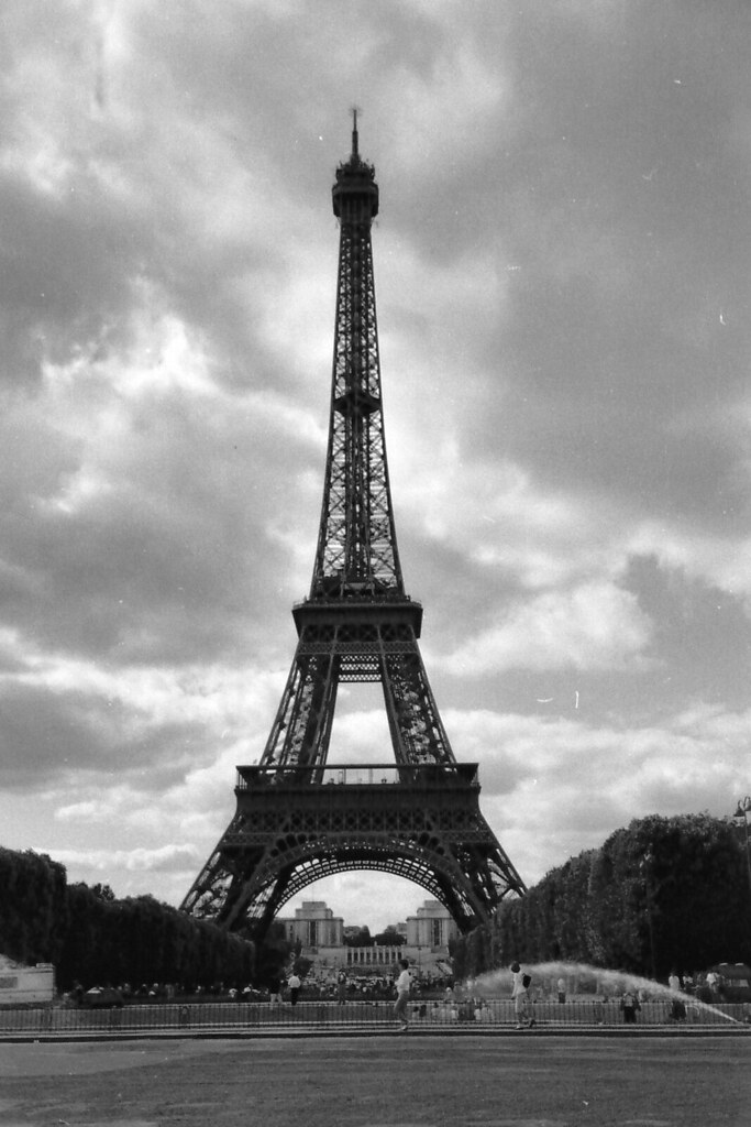 Biancoenero Parigi Tour Eiffel Scansione da negativo (… Flickr
