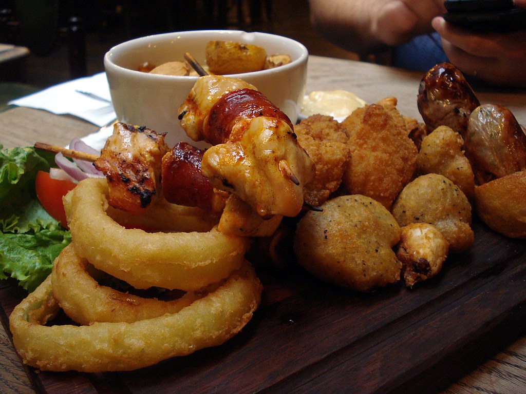 Sharing platter at the Hoop and Grapes, Aldgate, London EC… Flickr