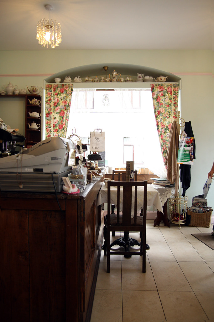 Traditional irish tea room A shabby chic vintage tea room!… Flickr