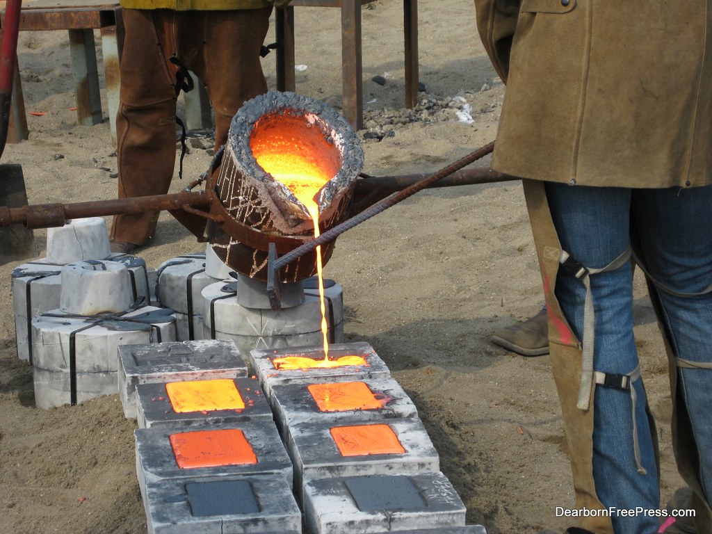 Pouring Liquid Metal Molten metal flows into molds as meta… Flickr