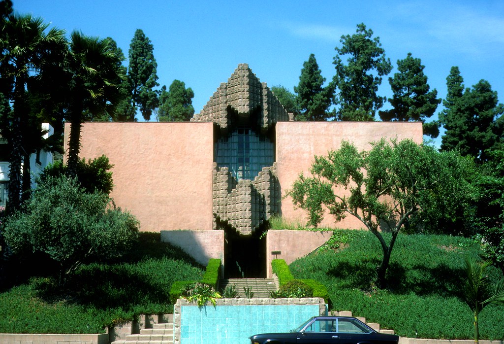 John Sowden house 1926. Lloyd Wright, architect. Los Angel… Flickr