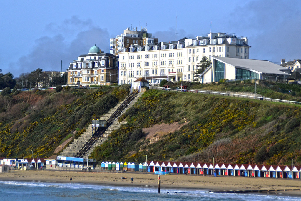 West Cliff, Bournemouth The West Cliff Railway, or West Cl… Flickr