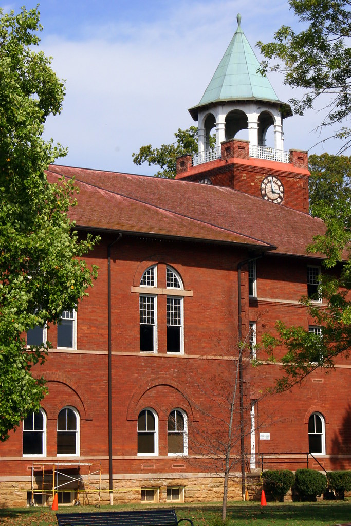Rhea County Courthouse Side View Dayton, TN In 1925, the… Flickr