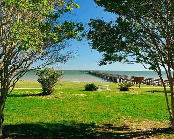Pine Gully Park Fishing Pier Fishing pier jutting out into… Flickr