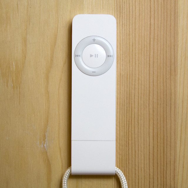 iPod Shuffle (1st Generation) Explore kylobit's photos on … Flickr