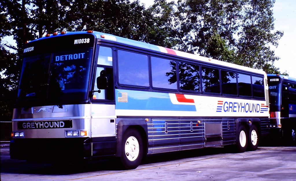 Greyhound bus M10038 (MCI 102D3) taken at Detroit, Michiga… Flickr