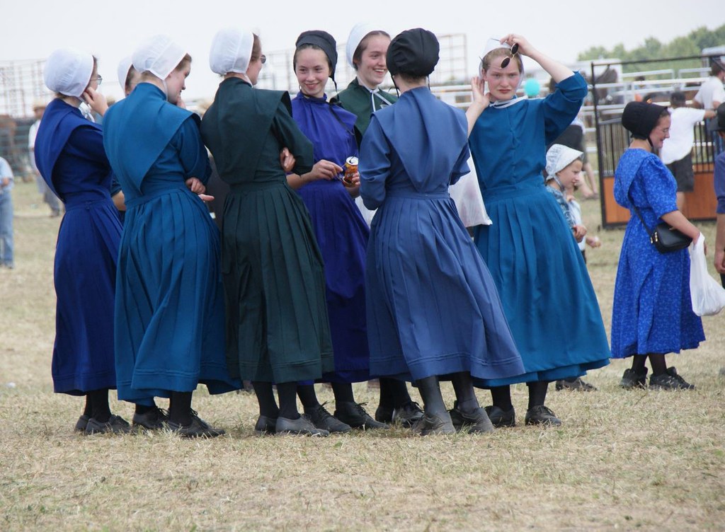 20110716_Amish Girls Visiting these Amish girls were vis… Flickr