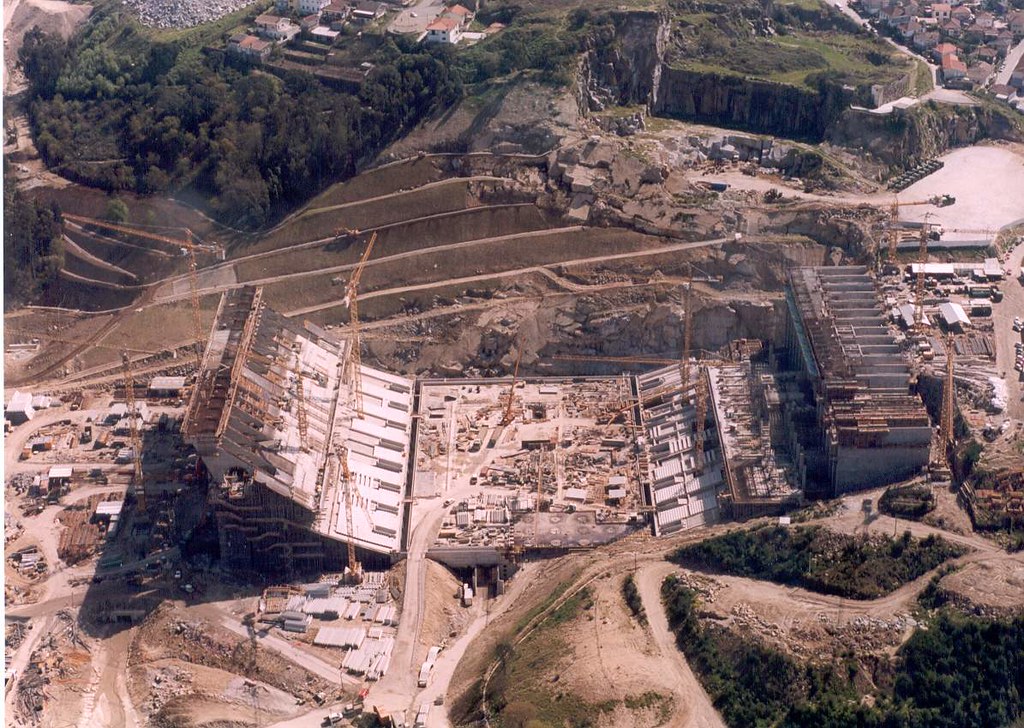 Eduardo Souto de Moura Braga Stadium Construction 03.jpg… Flickr