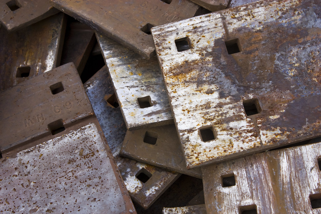 Impression These are metal plates that sit between a woode… Flickr