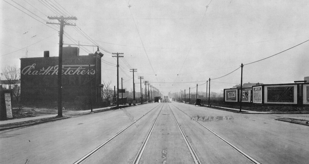 Utica Ave (with virtually nothing built on its sides) look… Flickr