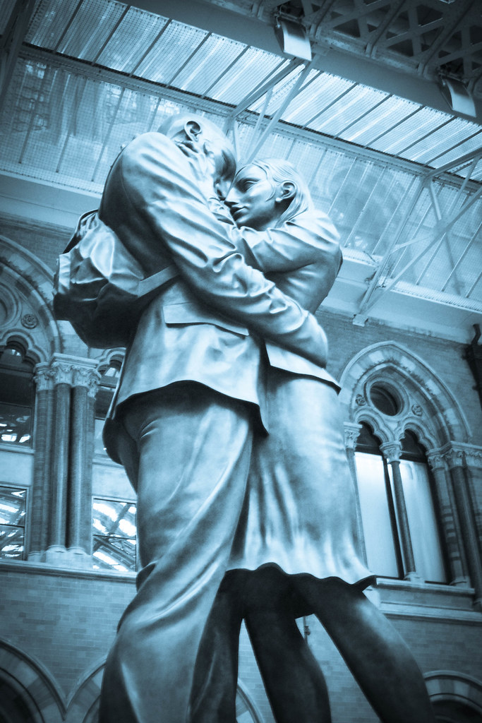 Sculpture of couple embracing inside King's Cross St Pancr… Flickr