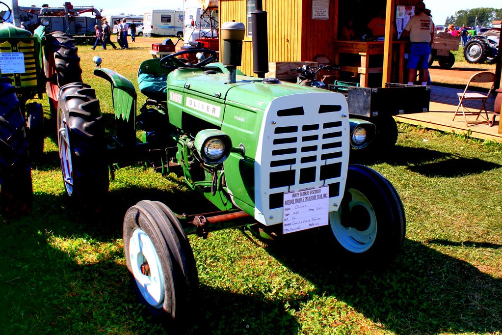 Oliver 1250 Diesel Antique tractors belonging to the Tessm… Flickr