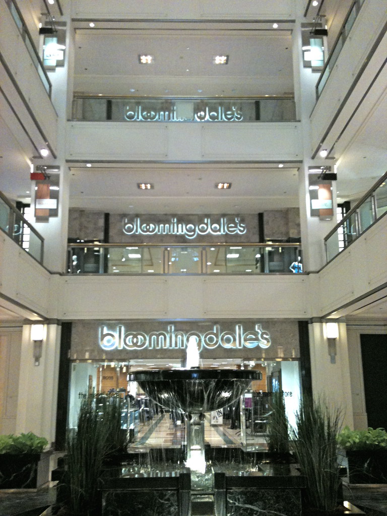 Bloomingdale's Chicago 900 North Michigan Avenue Shops. Flickr