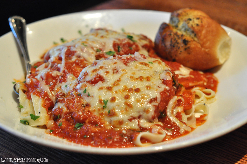 Chicken Parmesan at Houlihan's Eagan, MN Kristi Sauer Flickr