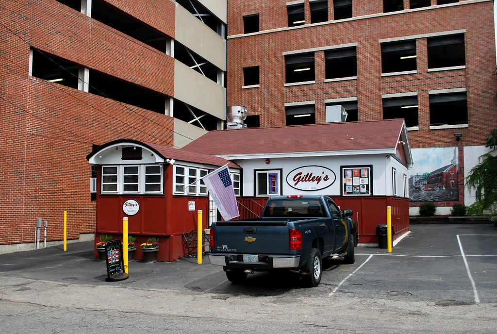 Gilley's Diner, Portsmouth, NH Located on Fleet Street. Flickr
