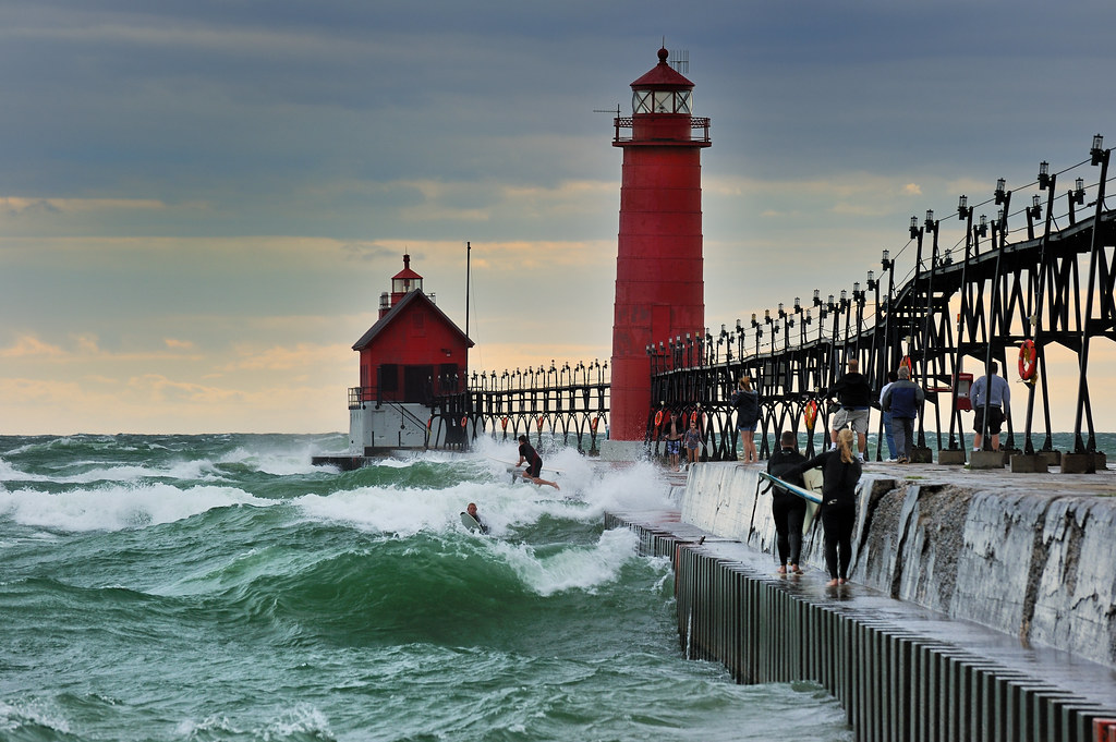 "Surfing Michigan Style" Grand Haven Lighthouse , Grand Ha… Flickr