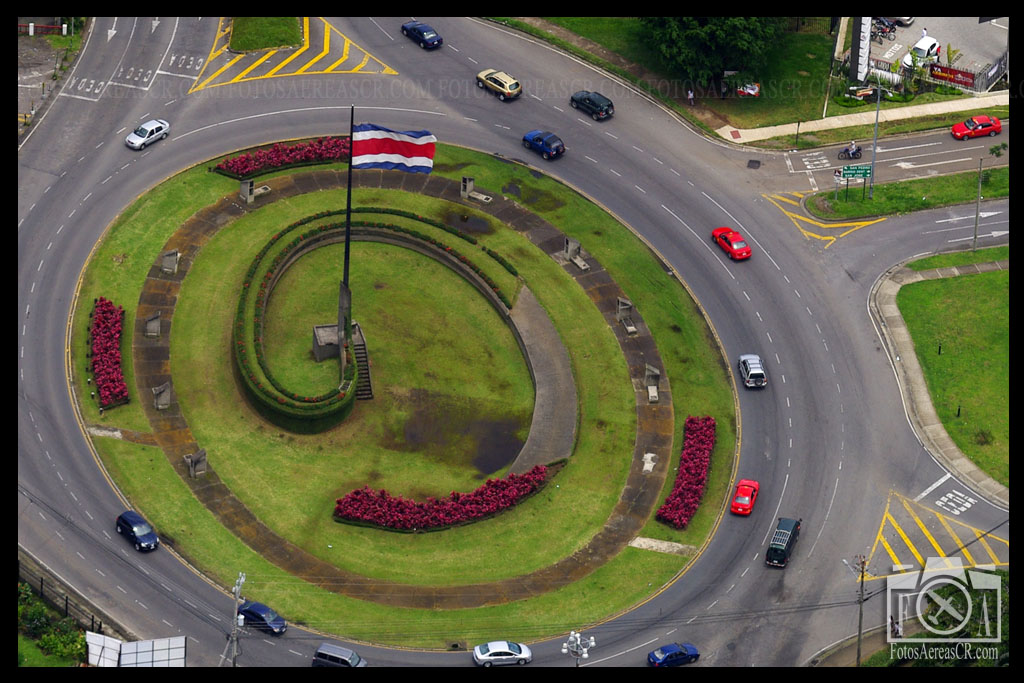 Rotonda de la Bandera San José, Costa Rica Andre Quiros Flickr