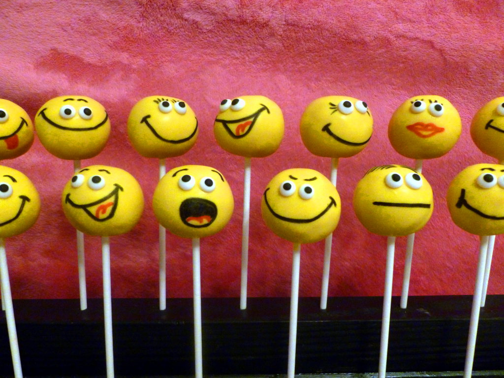 Smiley Face Cake Pops These cake pops are sure to put a sm… Flickr
