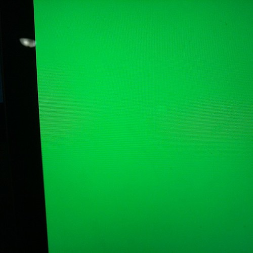 Green screen of iPad death Jeffrey Zeldman Flickr