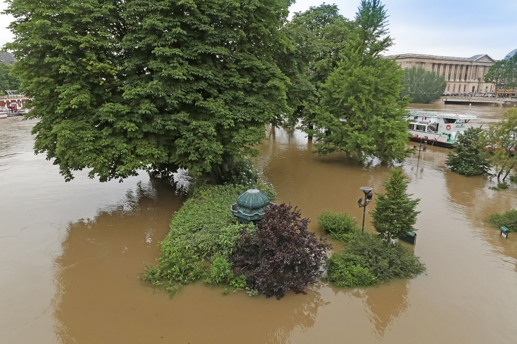 Square Du Vert Galant Paris France Square Du Vert Gala Flickr