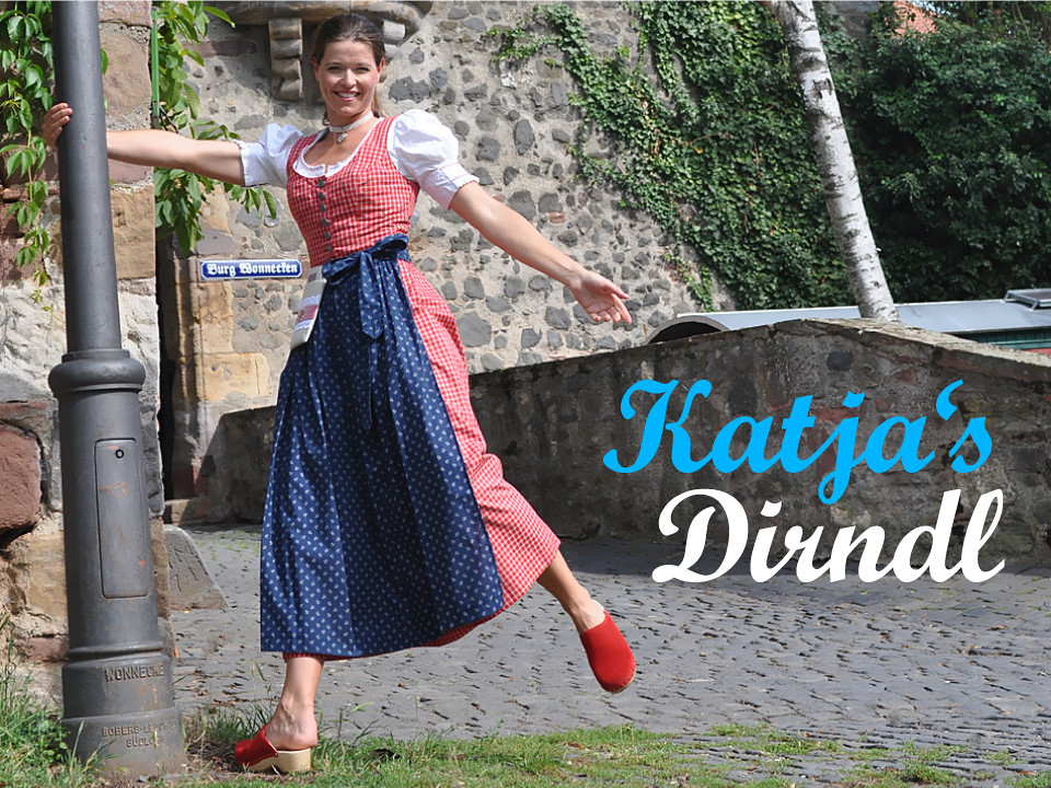 16784187466_a029dfc783_b.jpg (960×720) Dirndl, Schwedische clogs, Kleider