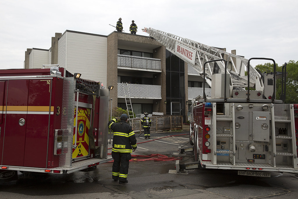Braintree MA Firefighters Battle 2 Alarm Apartment Fire 91 Skyline