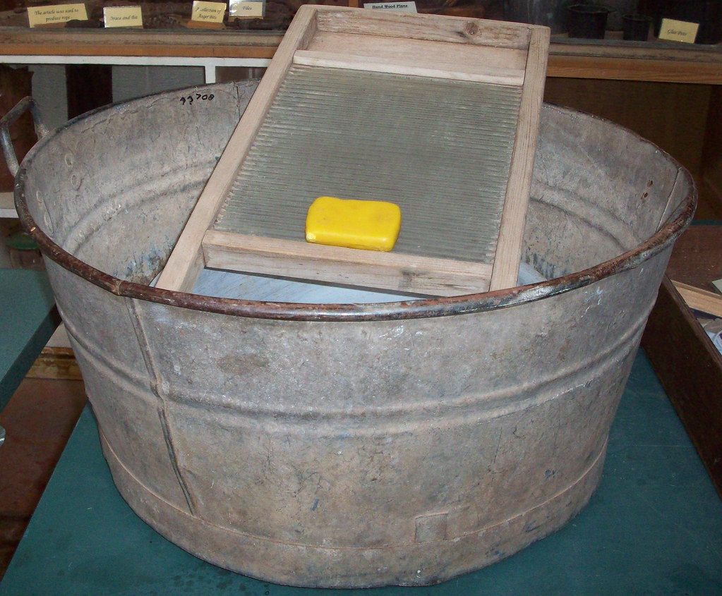 Washing Tub with Wash board. Water was placed in the wash … Flickr