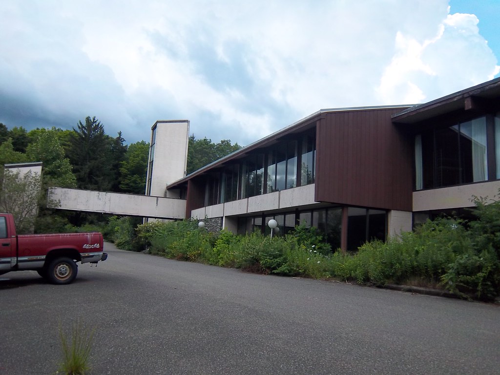 Summit Resort Tannersville This is the main building when … Flickr