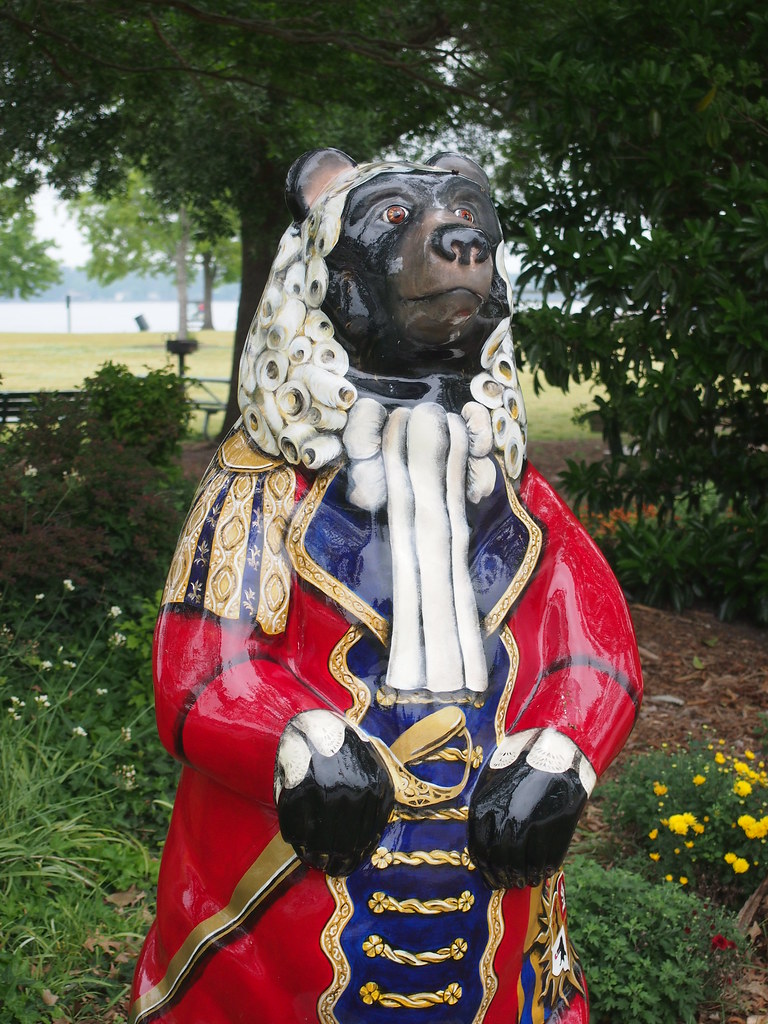 Lord Bear New Bern, NC. ed Flickr
