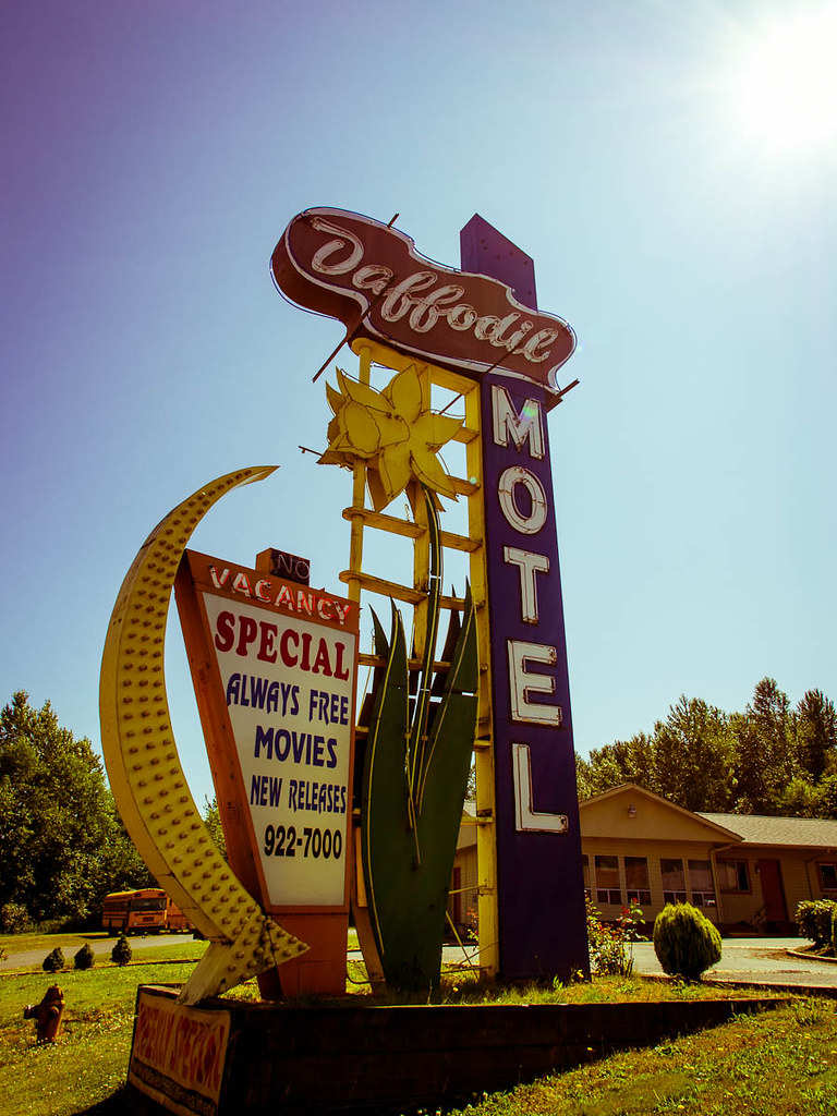 Vintage Motel Sign The Daffodil Motel on Highway 99. Built… Tom