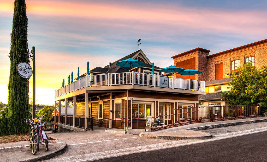 Hamptons Resturant in Historic Folsom CA Nikon D700 with 1… Flickr