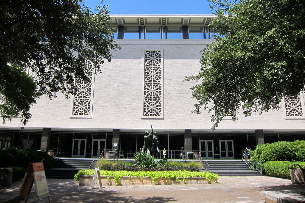 UT Austin Peter T. Flawn Academic Center The Peter T. F… Flickr