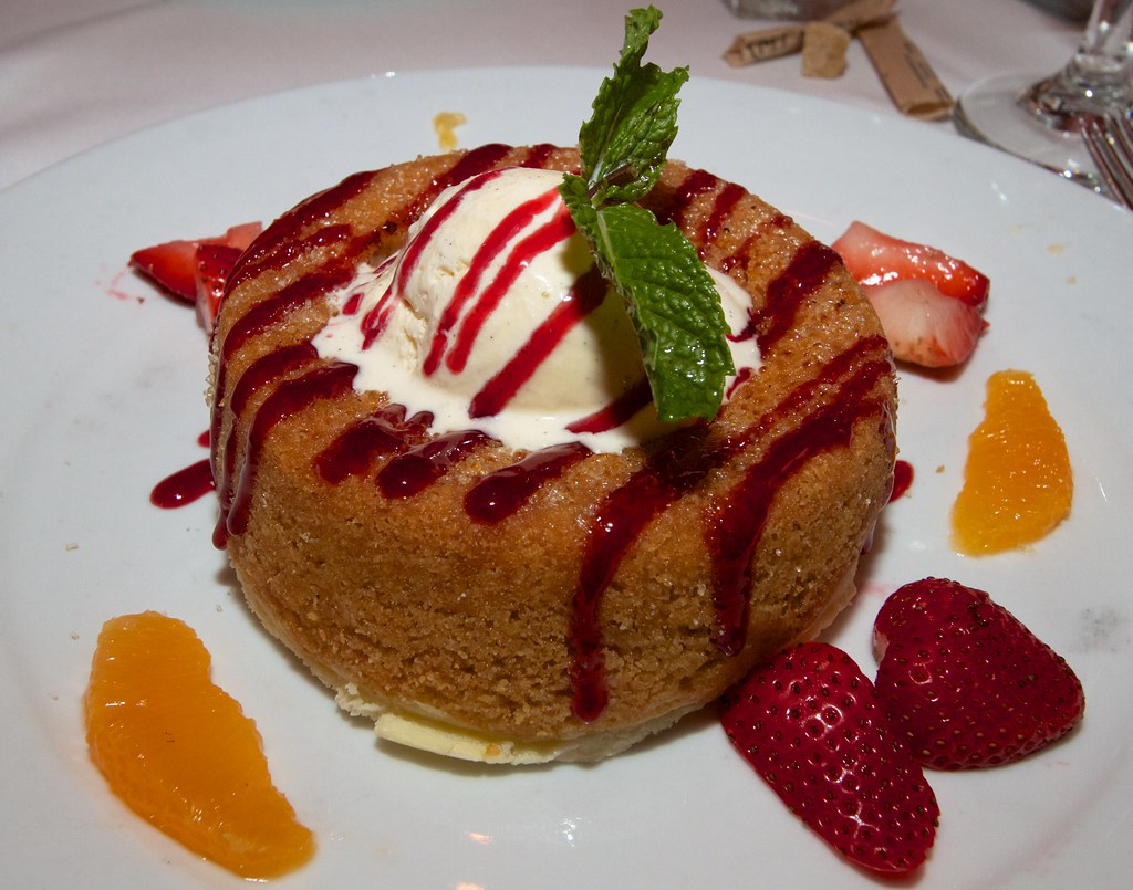 Mastro's Signature Warm Butter Cake Mastro's Signature War… Flickr