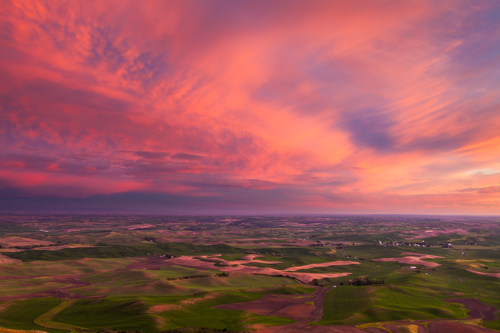 Palouse Sunset I got lucky during my spring trip to the Pa… Flickr