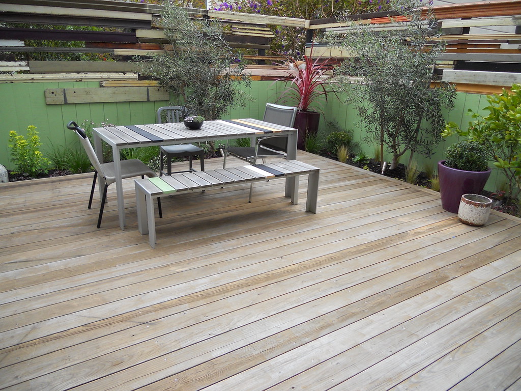 Salvaged Wood Screen Garden by Growsgreen Landscape Design… Flickr